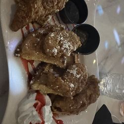 Boca Luna Luxe Lounge - Chicken & waffles