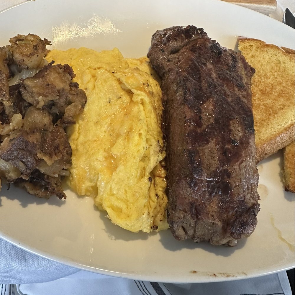 Harpers Waterfront - Steak & Eggs - Seafood Near Me - Edgewater, Maryland