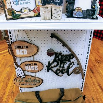 Mountain Man Nut & Fruit - Gifts for the fisherman - Candy Stores Near Me - Cedar Falls, Iowa