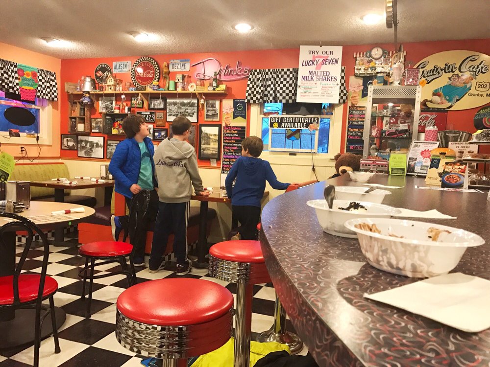 Happy Days Family Fun Spot Logo