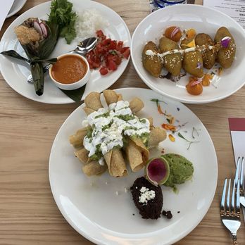 Hugo's - taquitos de pollo, lechon, molotes de platano - Mexican Near Me - Houston, Texas Hugo's - taquitos de pollo, lechon, molotes de platano - Mexican Near Me - Houston, Texas