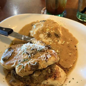 Olive Garden Italian Restaurant - Stuffed Chicken Marsala with mashed potatoes - Italian Near Me - Tucson, Arizona Olive Garden Italian Restaurant - Stuffed Chicken Marsala with mashed potatoes - Italian Near Me - Tucson, Arizona