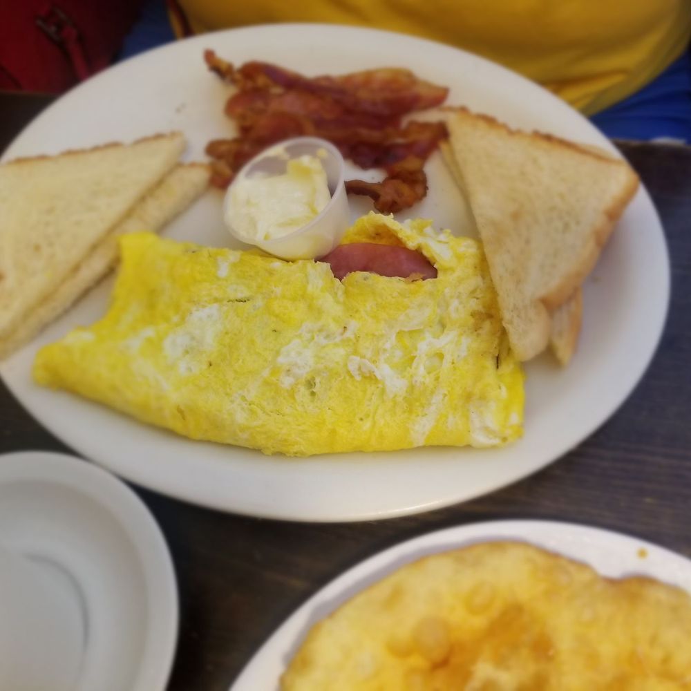 The Patio Restaurant - Ham omelet with bacon - Honduran Near Me - Newburgh, New York The Patio Restaurant - Ham omelet with bacon - Honduran Near Me - Newburgh, New York