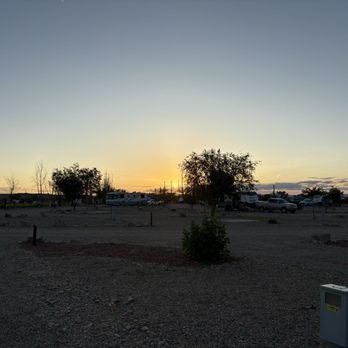 Green River KOA Journey - Sunset in the park - Campgrounds Near Me - Green River, Utah Green River KOA Journey - Sunset in the park - Campgrounds Near Me - Green River, Utah