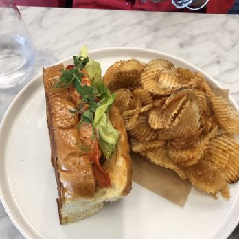 et al. - Lobster roll and a lot of chips - Breakfast & Brunch Near Me - Honolulu, Hawaii