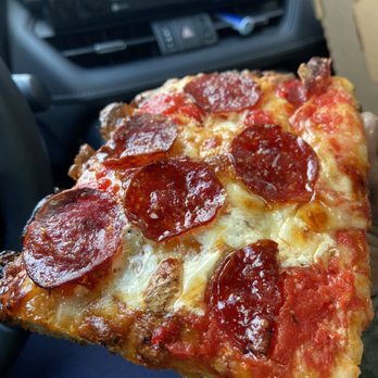Scarr's Pizza - Sicilian Beef Pepperoni Slice w/ Hot Honey - Pizza Near Me - New York, New York Scarr's Pizza - Sicilian Beef Pepperoni Slice w/ Hot Honey - Pizza Near Me - New York, New York