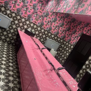 Voodoo Bayou - gotta love the ladies room and this amazing decorator!! it all works fabulous together - Cocktail Bars Near Me - Orlando, Florida Voodoo Bayou - gotta love the ladies room and this amazing decorator!! it all works fabulous together - Cocktail Bars Near Me - Orlando, Florida