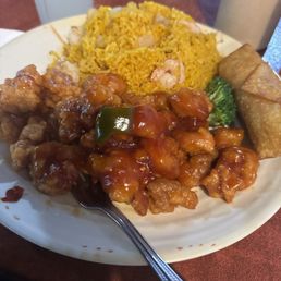 General TSO's Chicken, Shrimp Fried Rice & Egg roll General TSO's Chicken, Shrimp Fried Rice & Egg roll