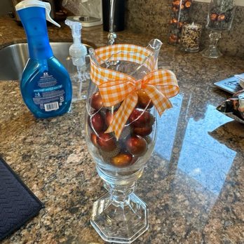 Ana’s House Cleaning - A broken vase that was a family heirloom my grandmothers vase - Home Cleaning Near Me Ana’s House Cleaning - A broken vase that was a family heirloom my grandmothers vase - Home Cleaning Near Me