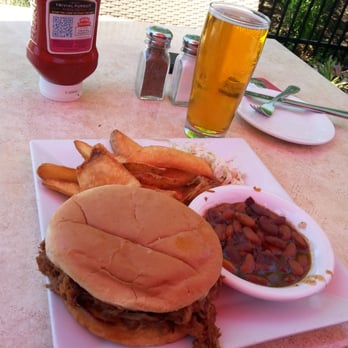 Cask 'n  Flagon - Pulled pork - American Near Me - Marshfield, Massachusetts