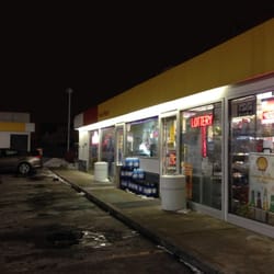 Smith & Snow Shell Foodmart & Car Wash - Exterior