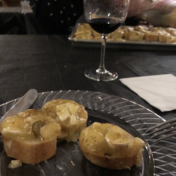 Rock Hill Winery - Brie cheese with fog jam on baguette paired with 2014 Syrah - Wineries Near Me - Loomis, California Rock Hill Winery - Brie cheese with fog jam on baguette paired with 2014 Syrah - Wineries Near Me - Loomis, California