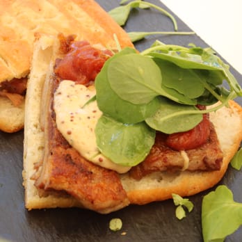 Albarracín - Gastropubs Near Me - Zaragoza, Z Albarracín - Gastropubs Near Me - Zaragoza, Z