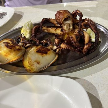 El Cine - Cuddle fish; octopus - Seafood Near Me - Playa de los Cristianos, TF