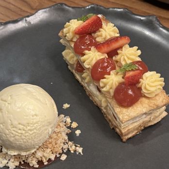 Niku Steakhouse - Berry Puff pastry - Japanese Near Me - San Francisco, California Niku Steakhouse - Berry Puff pastry - Japanese Near Me - San Francisco, California