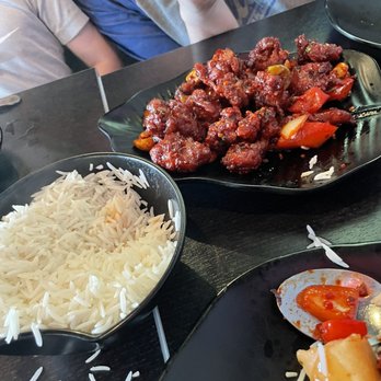 Hakkalicious Niagara - Dragon chicken (comes with a bowl of rice) - Indian Near Me - Niagara Falls, Ontario