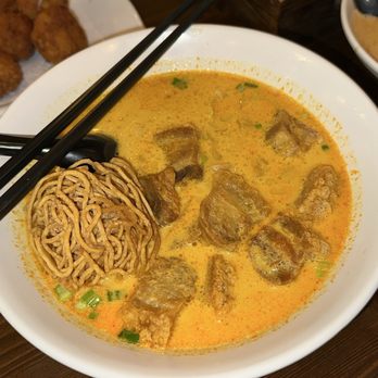 Khao Soi Thai - Khao Soi with Crispy Pork - Thai Near Me - Studio City, California Khao Soi Thai - Khao Soi with Crispy Pork - Thai Near Me - Studio City, California