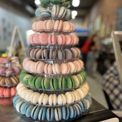 Le Petit Croissant - Come buy these Macaroons, or sign up for the class and make a few dozen of your own. So cool!