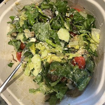 sweetgreen - Healthy Salads, Wraps, and Bowls - Salad that is contaminated with spinach - which was not part of my order as I am HIGHLY allergic to. - Salad Near Me - Garden City, New York