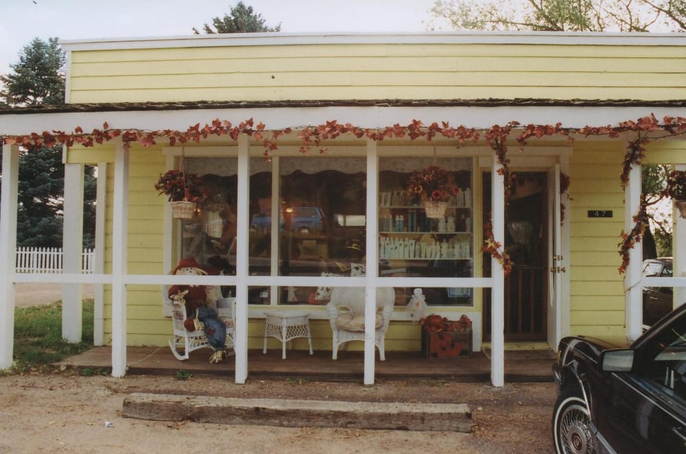 SALON 105 Updated August 2024 47 S Highway 105, Palmer Lake