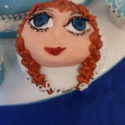 The Bakery - Ana - Frozen Cupcake