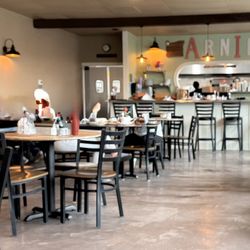 Arnie's Cafe - Inside