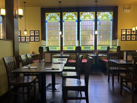 Holy Grail Restaurant and Pub by null