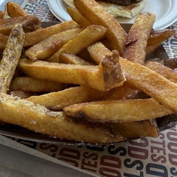 HiHo Cheeseburger | Calabasas - Kids' Cheeseburger - Burgers Near Me - Calabasas, California HiHo Cheeseburger | Calabasas - Kids' Cheeseburger - Burgers Near Me - Calabasas, California