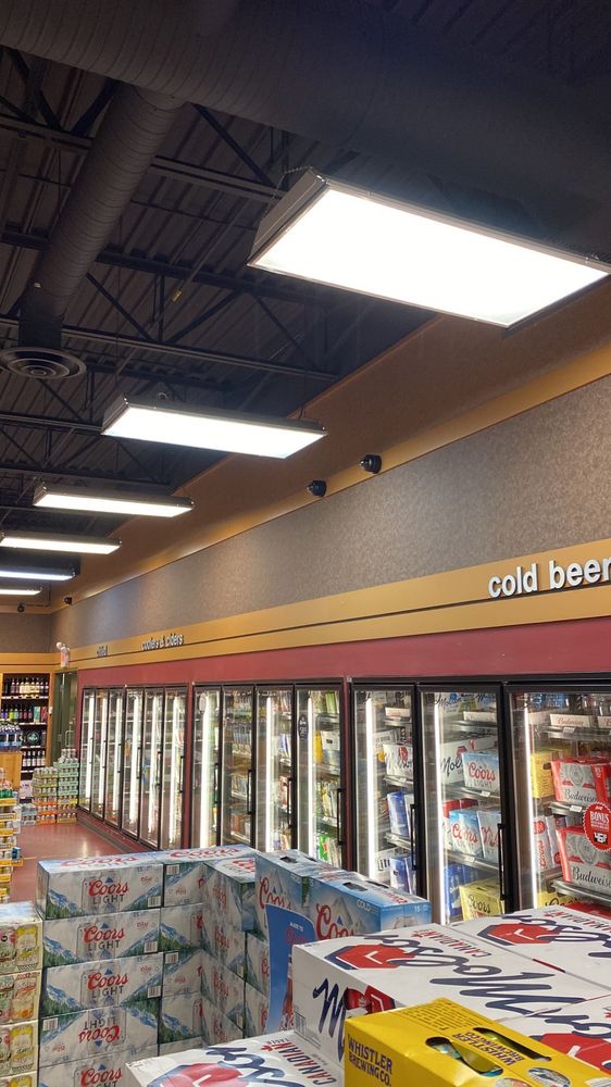 RIVER POINT LIQUOR STORE Updated September 2024 12 Photos 2324