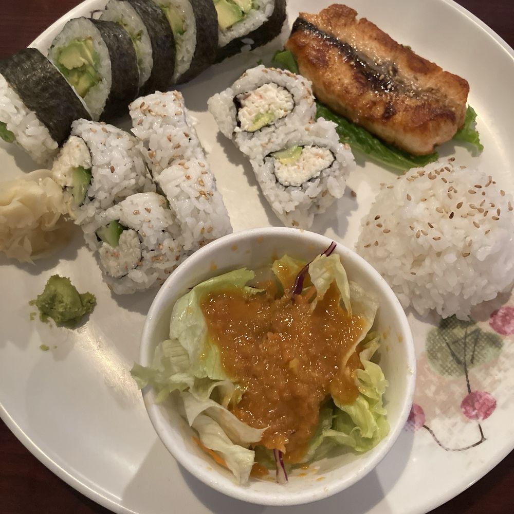 Salmon ( requested no teriyaki sauce) 3 item combo, including avocado and California roll. Comes with soup and salad. Salmon ( requested no teriyaki sauce) 3 item combo, including avocado and California roll. Comes with soup and salad.