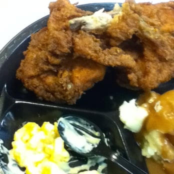 KFC - 3 piece white meat w Mac n Cheese and mashed potatoes w gravy - Fast Food Near Me - Iowa City, Iowa KFC - 3 piece white meat w Mac n Cheese and mashed potatoes w gravy - Fast Food Near Me - Iowa City, Iowa