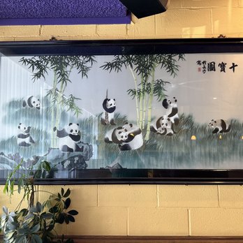Yummi House - Indoor decor. - Chinese Near Me - Albuquerque, New Mexico