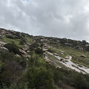 Hummingbird Trail - Hiking Near Me - Simi Valley, California