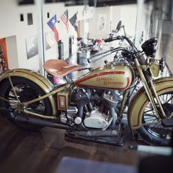 Paris Harley-Davidson - Inside Paris Harley-Davidson