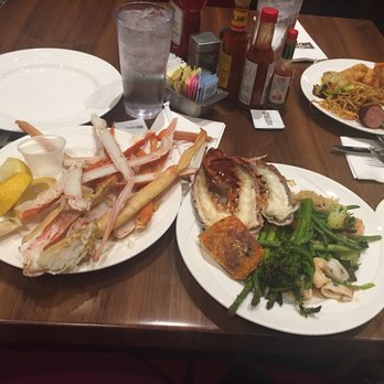 The Buffet - Crab legs, lobster tails, salmon - Buffets Near Me - Valley Center, California