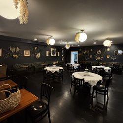 Tipple + Rose Tea Parlor - Dining area