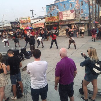 Venice Beach Boardwalk - The classic entertainment - Beaches Near Me - Venice, California Venice Beach Boardwalk - The classic entertainment - Beaches Near Me - Venice, California