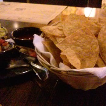 Blue Agave - Chips, guac, salsa, picante - Bars Near Me - Cancún, ROO Blue Agave - Chips, guac, salsa, picante - Bars Near Me - Cancún, ROO