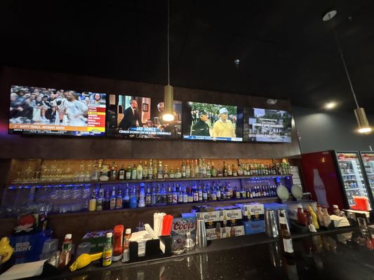 Q Billiards Sports Bar