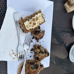 Carrot cake and chocolate chip banana muffin Carrot cake and chocolate chip banana muffin