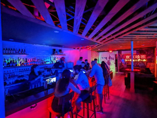 TKYO SPEAKS BAR by null