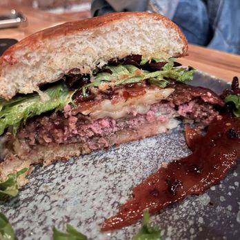 The State - Blackberry Burger (daily special) - inside - Whiskey Bars Near Me - Monrovia, California