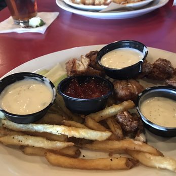 Native Grill & Wings - Barely warm, limp fries and dried out, seasoning-free dry rub wings. - Chicken Wings Near Me - Sierra Vista, Arizona