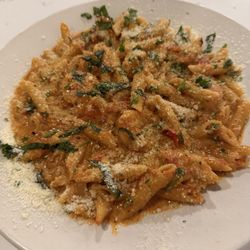 Il Pomodoro Ristorante - Penne vodka sauce with shrimp