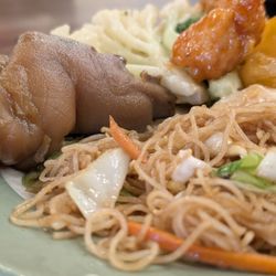 Lin's Grand Buffet