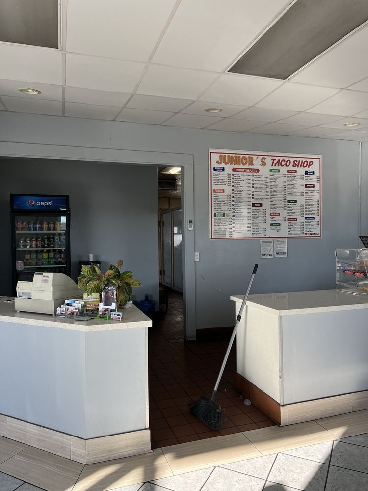 Junior’s Taco Shop