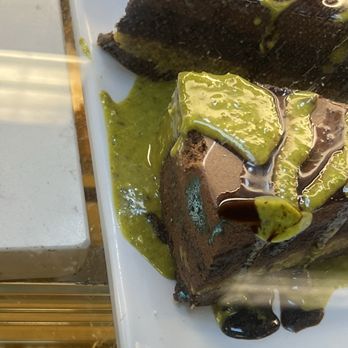 Rumi's Oasis - Look at the mold on the cake this is so bad. - Bakeries Near Me - Elk Grove, California