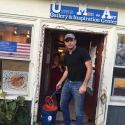 UMA- United Mind of Art- Gallery and Inspiration Center - Enjoying the soap bubbles at the entrance to UMA