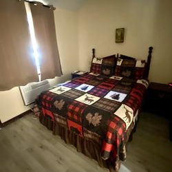 Dean Creek Resort - Cozy Bed
