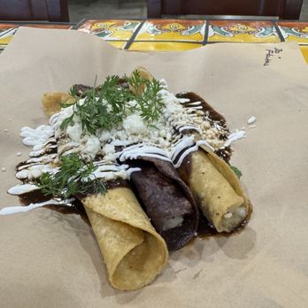 Komal - Mexican Near Me - Los Angeles, California Komal - Mexican Near Me - Los Angeles, California